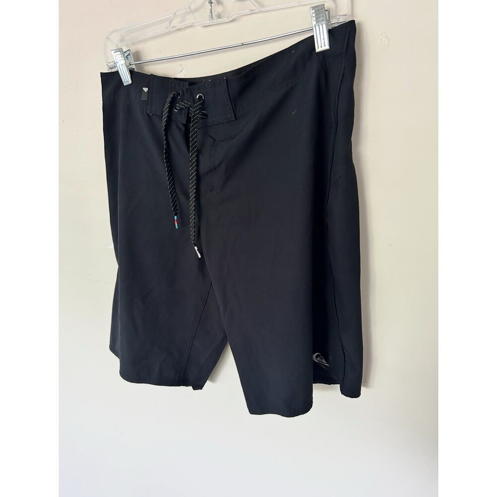 Quicksilver Black Board Shorts‎ Size 30